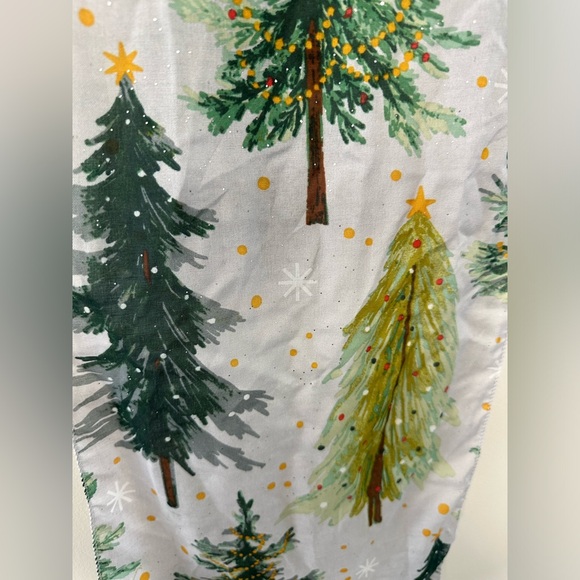 Adorable Christmas tree 🎄 scarf - Picture 3 of 11